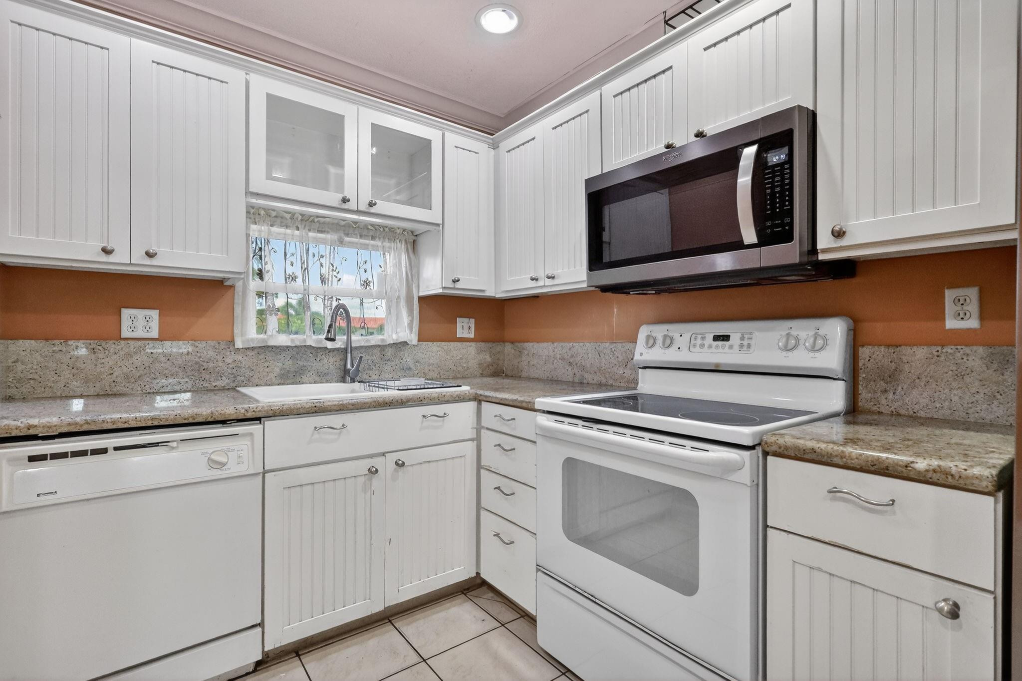 9410 N Hollybrook Lake Drive 303, Pembroke Pines, FL 33025, Pembroke Pines