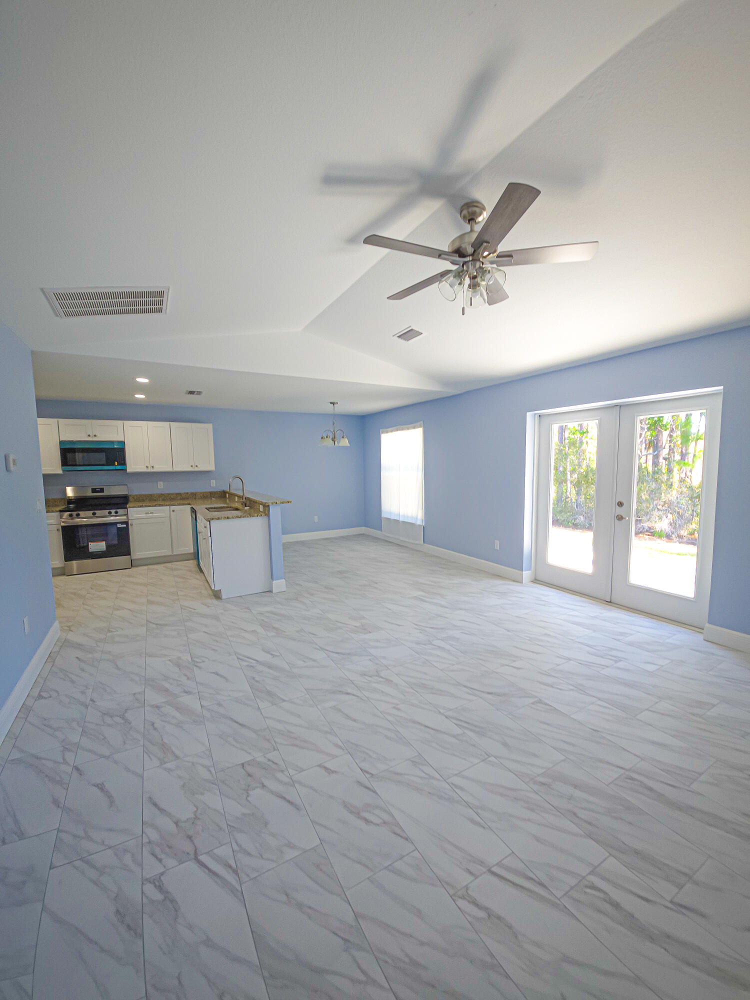450 Kemper Avenue — photo 12