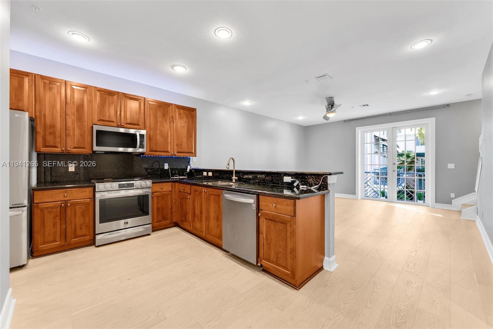 2249 NE 9th Avenue, Wilton Manors, FL 33305 photo 3