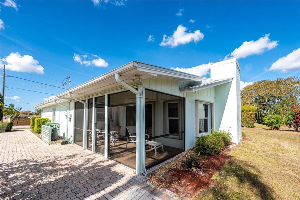 667 SE Harborview Drive, Port St. Lucie, FL 34983 photo 17
