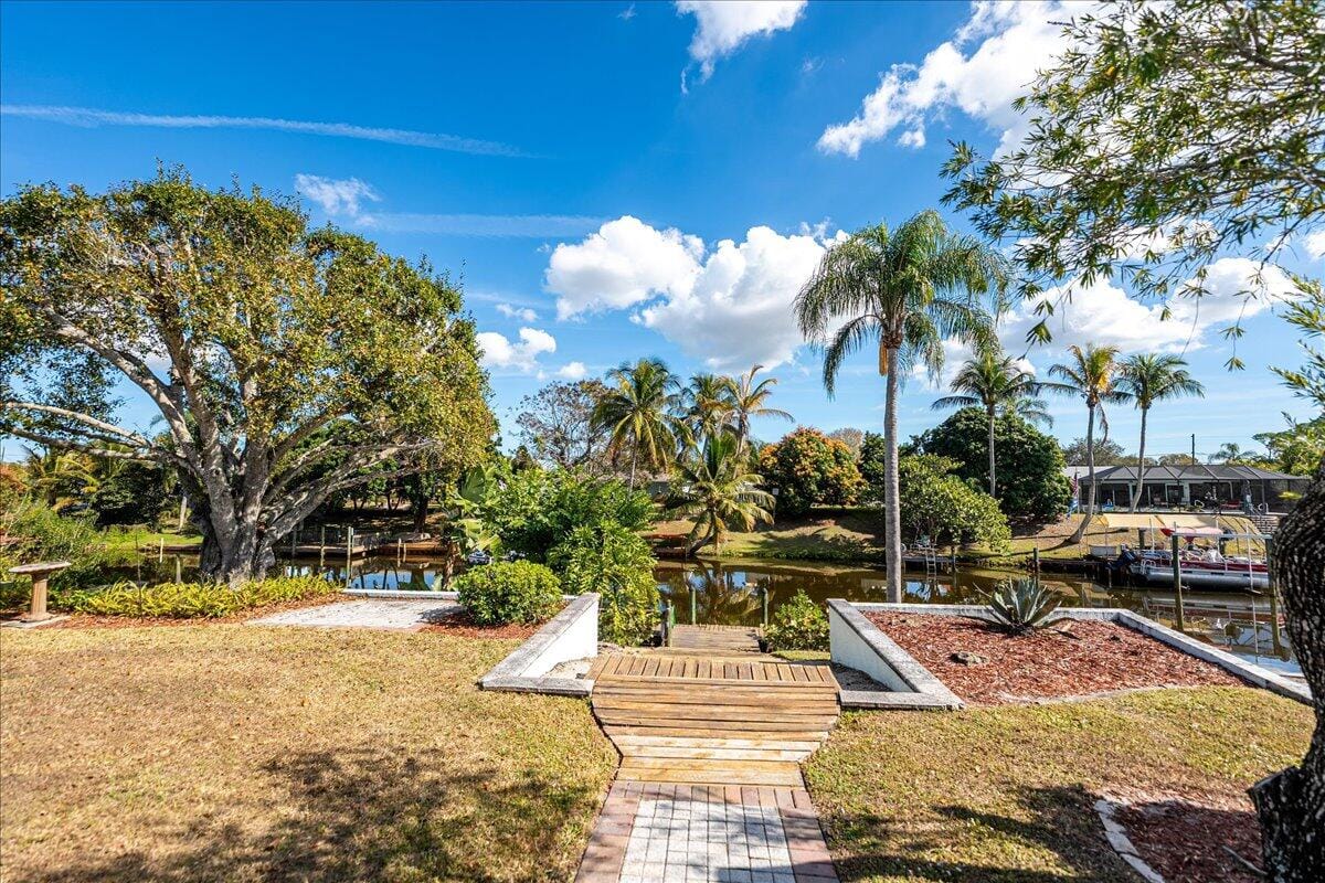 667 SE Harborview Drive, Port St. Lucie, FL 34983 photo 18