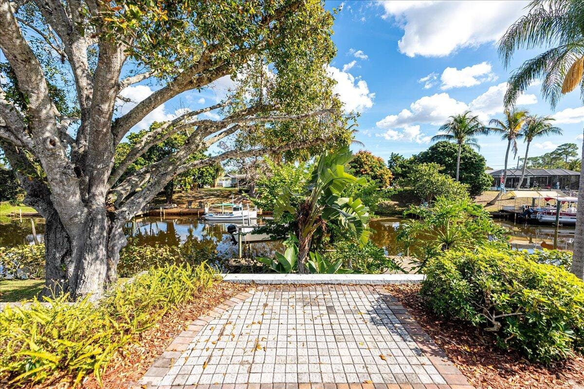667 SE Harborview Drive, Port St. Lucie, FL 34983 photo 22