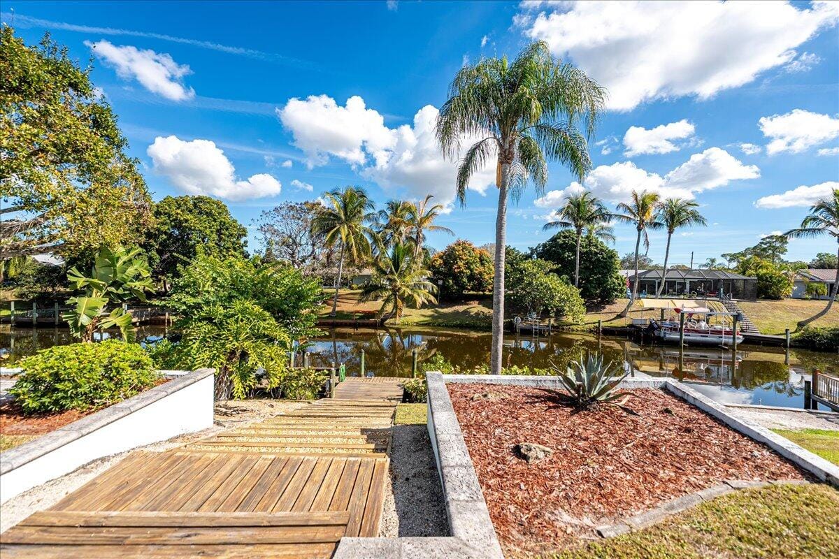 667 SE Harborview Drive, Port St. Lucie, FL 34983 photo 23