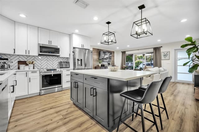 8016 NW 43rd Street, sold in Coral Springs Sub No 1, Coral Springs, FL