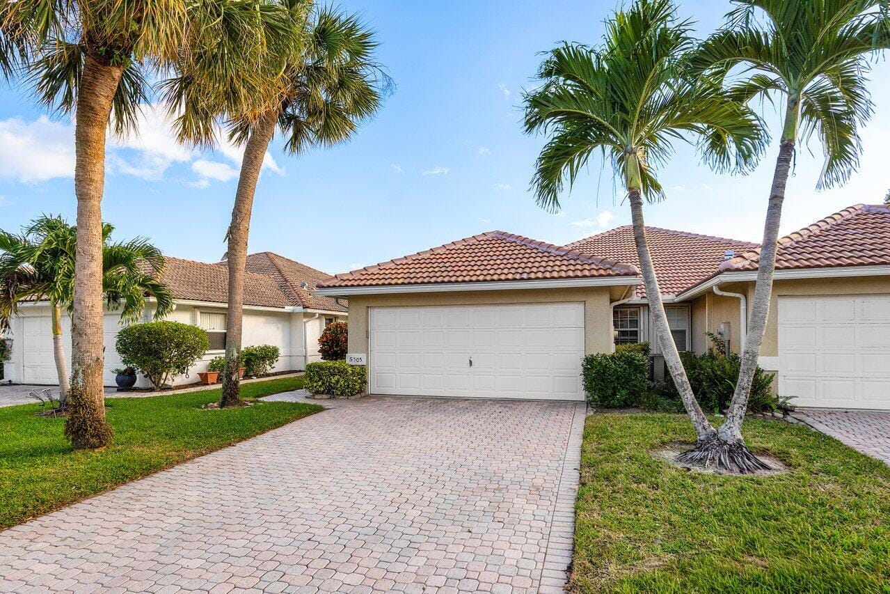 5505 Grande Palm Circle, Delray Beach, FL 33484 photo 2