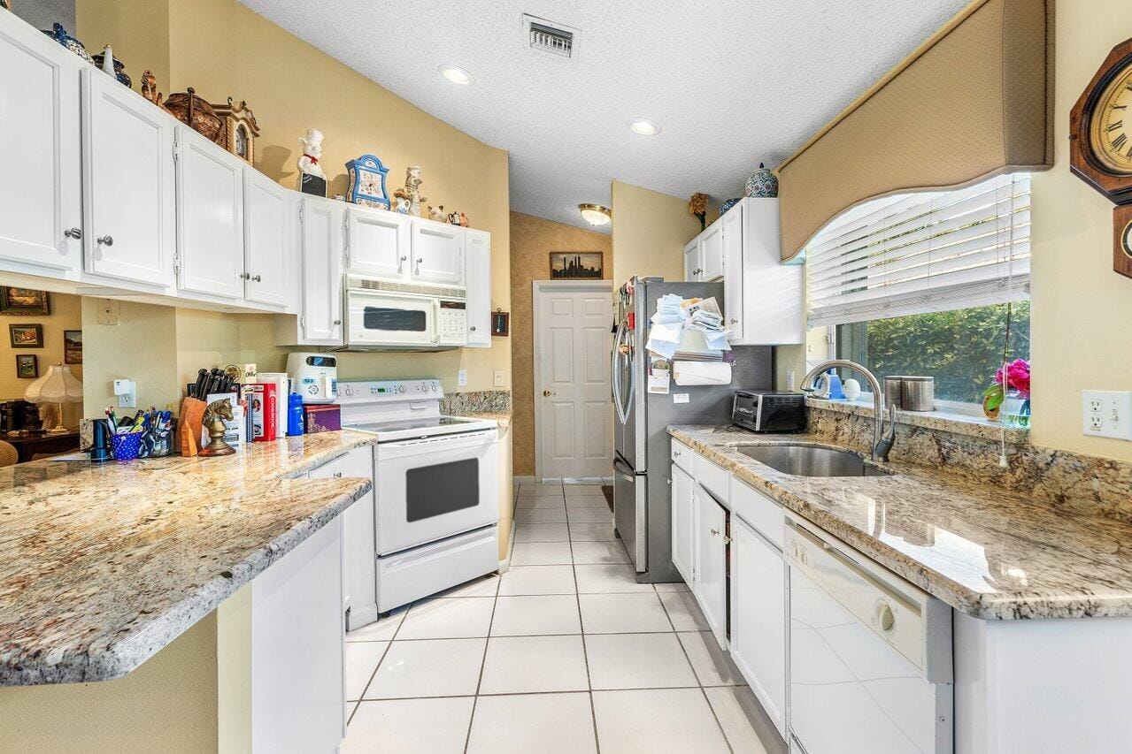 5505 Grande Palm Circle, Delray Beach, FL 33484 photo 9