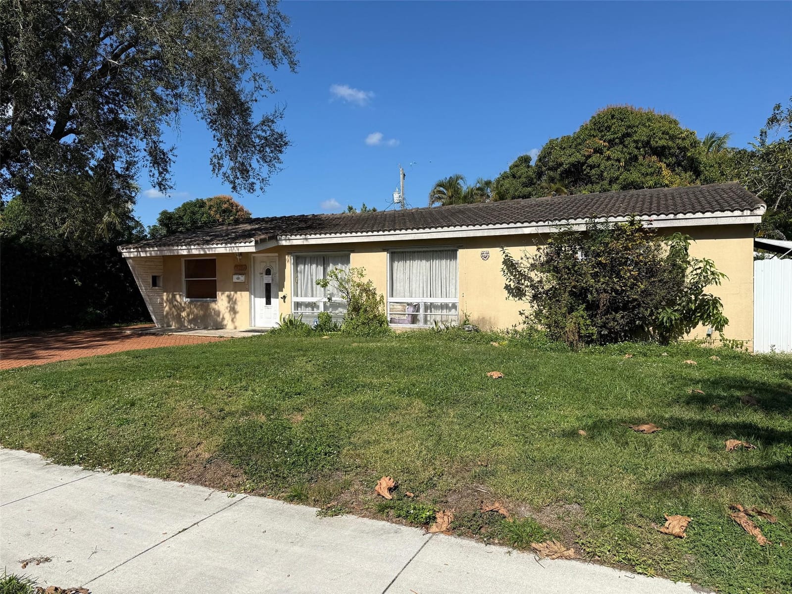 6911 Harding Street — photo 2