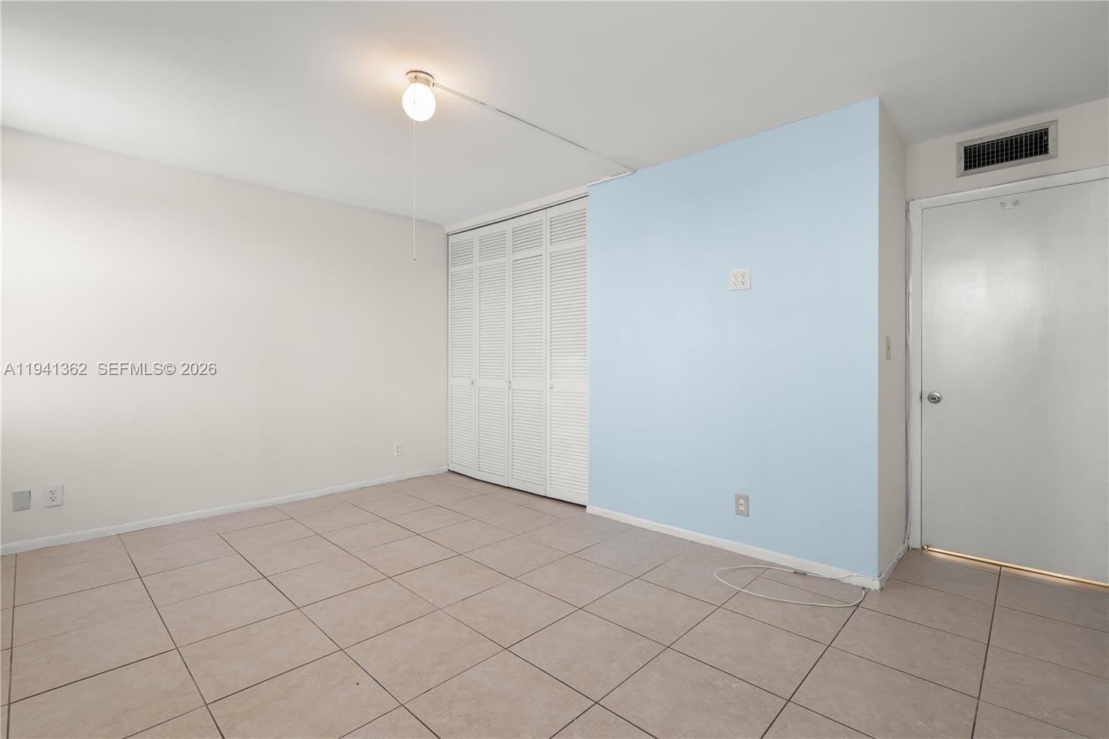 437 Golden Isles Drive 4D, Hallandale Beach, FL 33009 photo 14