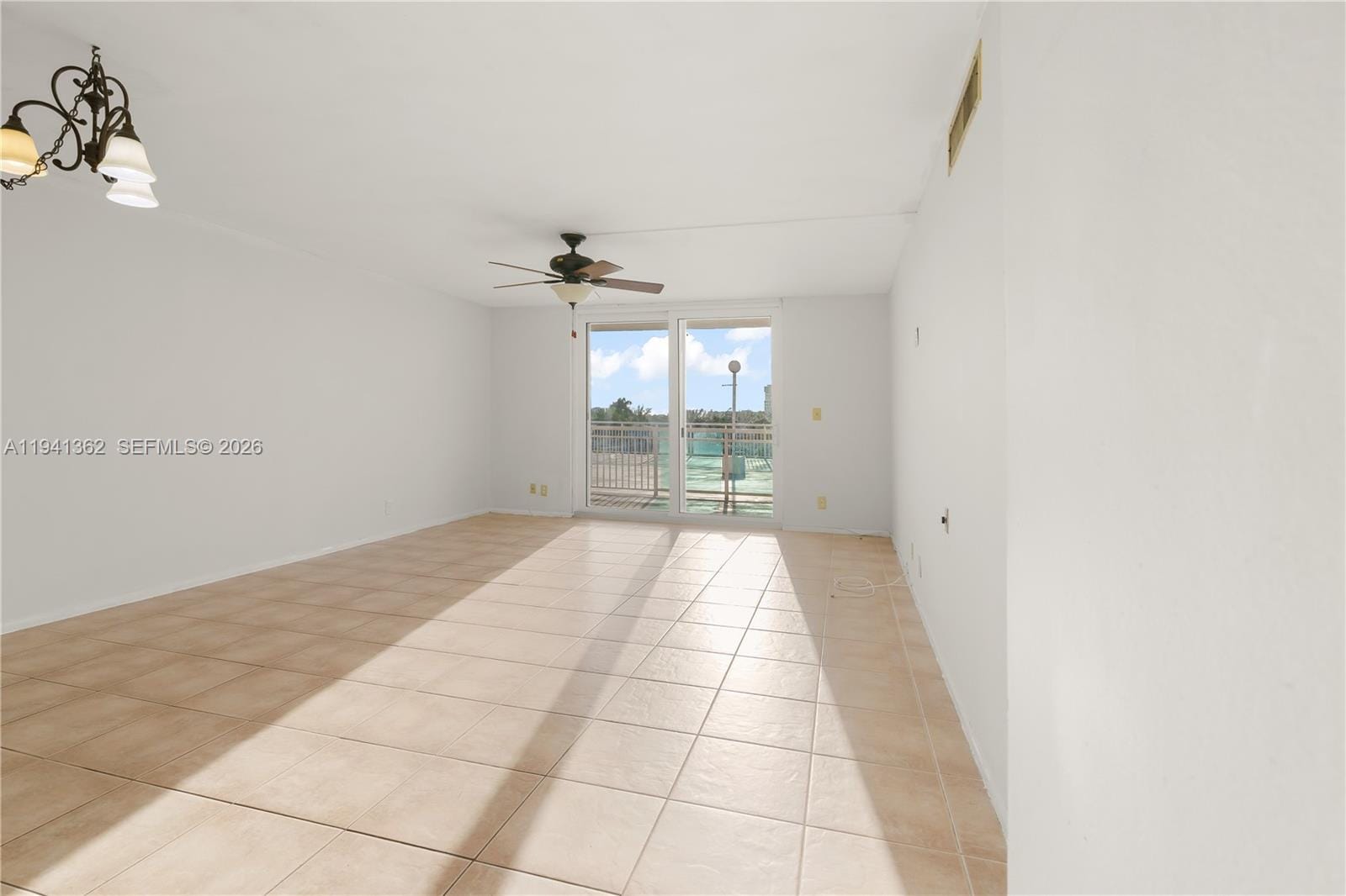 437 Golden Isles Drive 4D, Hallandale Beach, FL 33009 photo 18