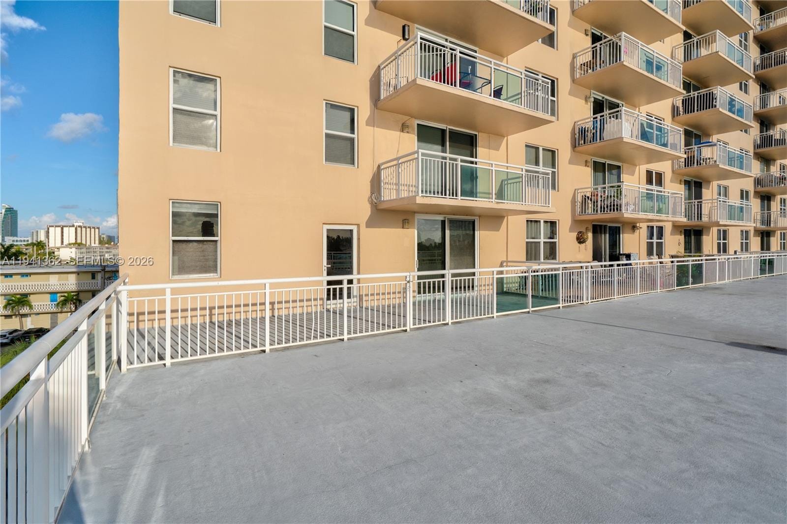 437 Golden Isles Drive 4D, Hallandale Beach, FL 33009 photo 20