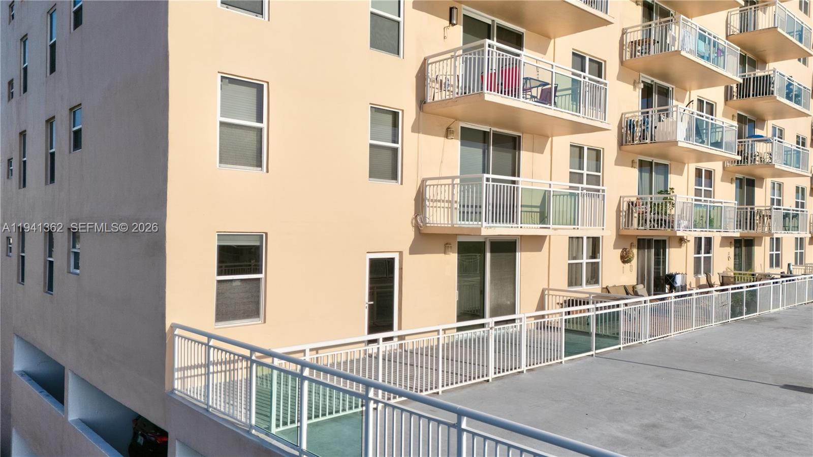437 Golden Isles Drive 4D, Hallandale Beach, FL 33009 photo 27