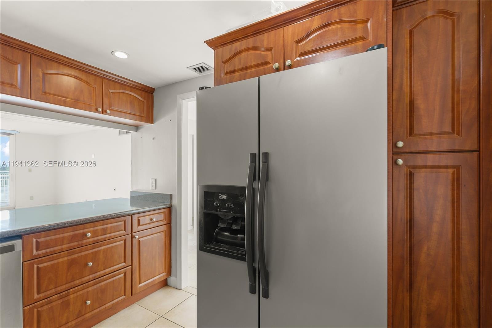 437 Golden Isles Drive 4D — photo 4