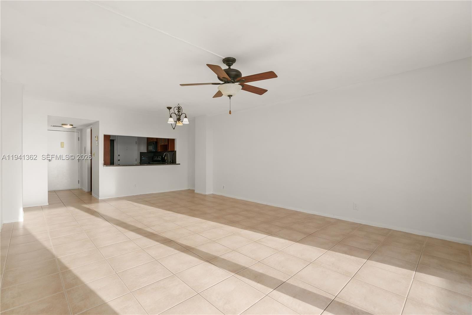 437 Golden Isles Drive 4D — photo 8