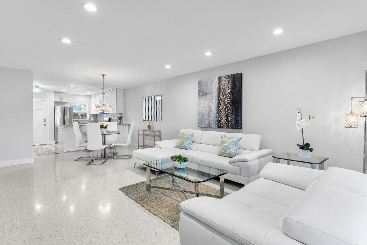 701 NE Harbour Terrace 103 — photo 11
