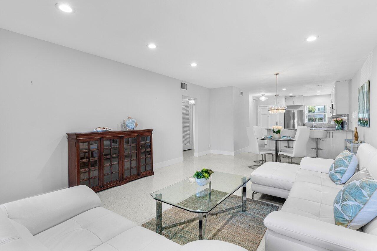 701 NE Harbour Terrace 103 — photo 12
