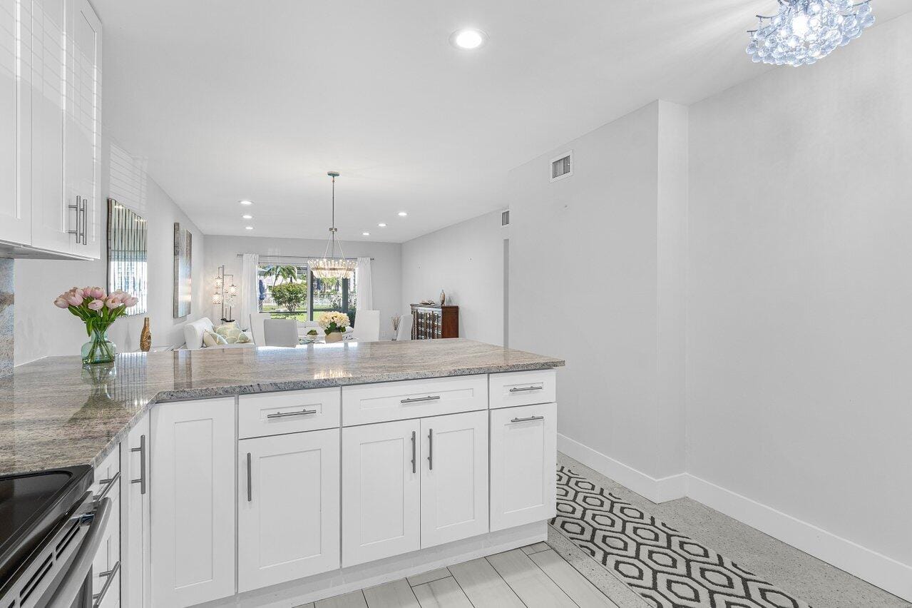 701 NE Harbour Terrace 103 — photo 5
