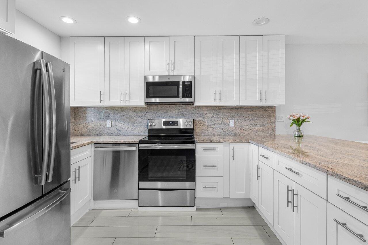 701 NE Harbour Terrace 103 — photo 6