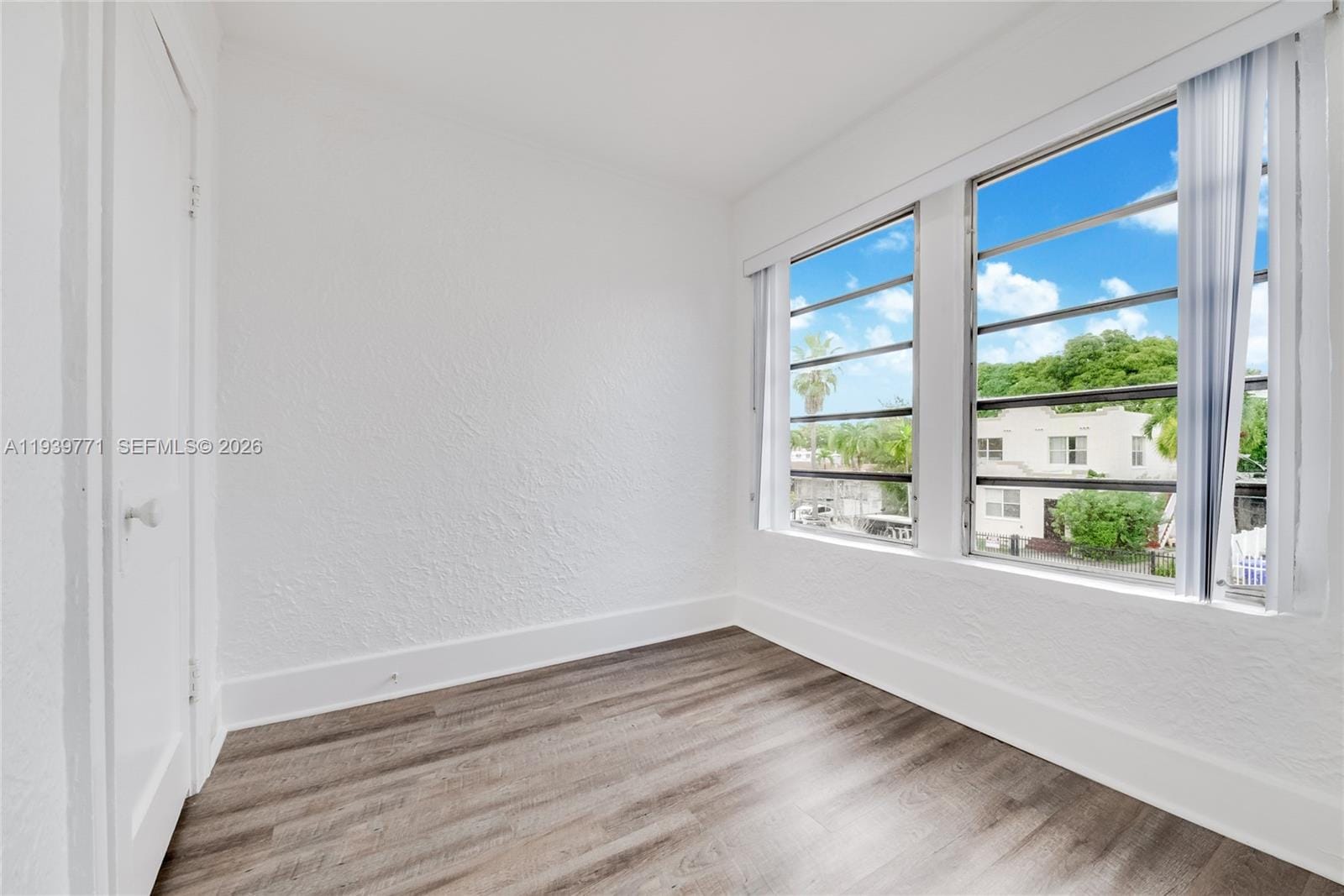 1736 SW 9th Street — photo 12