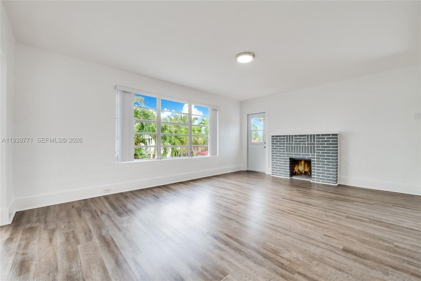 1736 SW 9th Street — photo 4