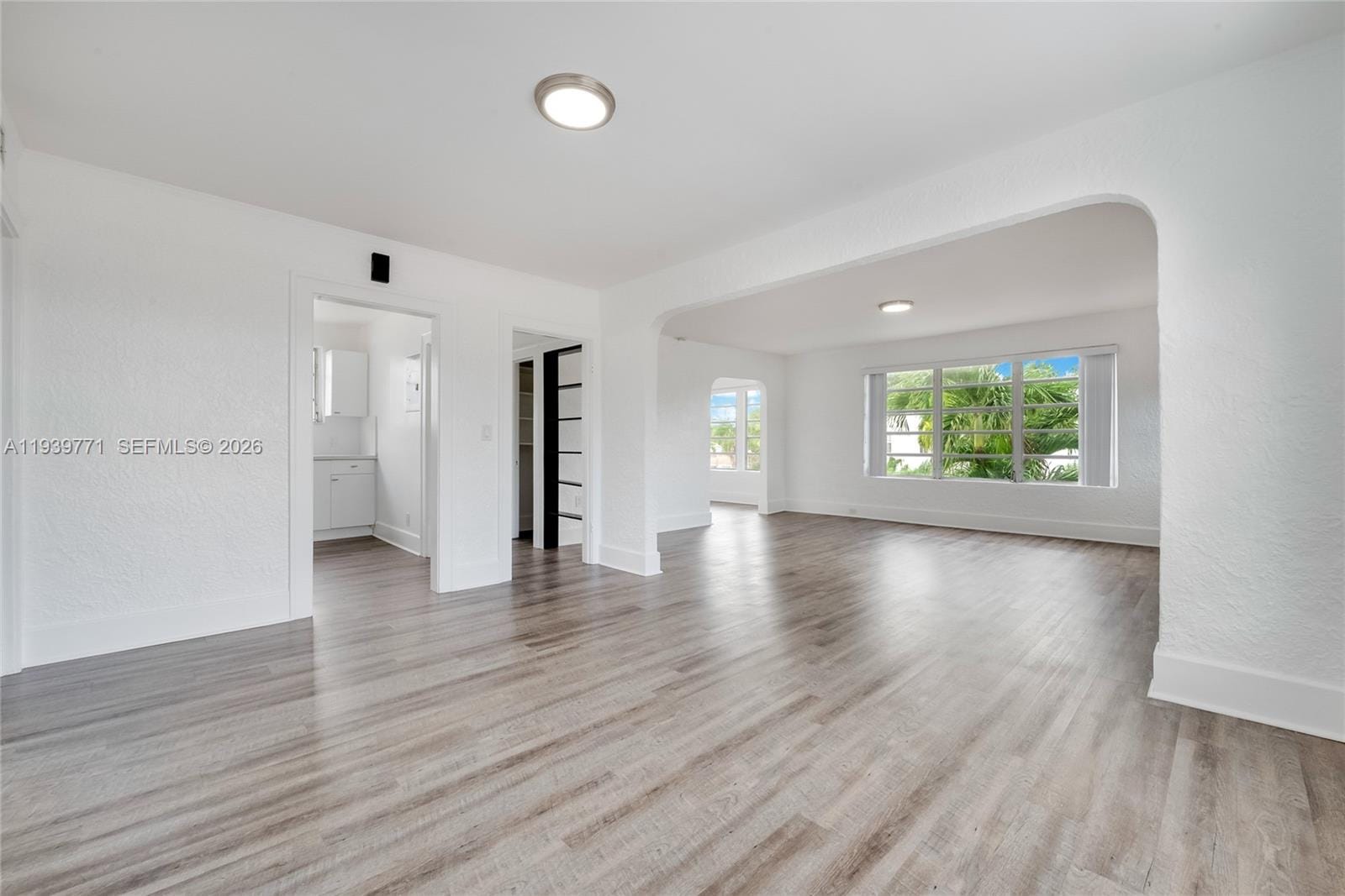 1736 SW 9th Street — photo 6
