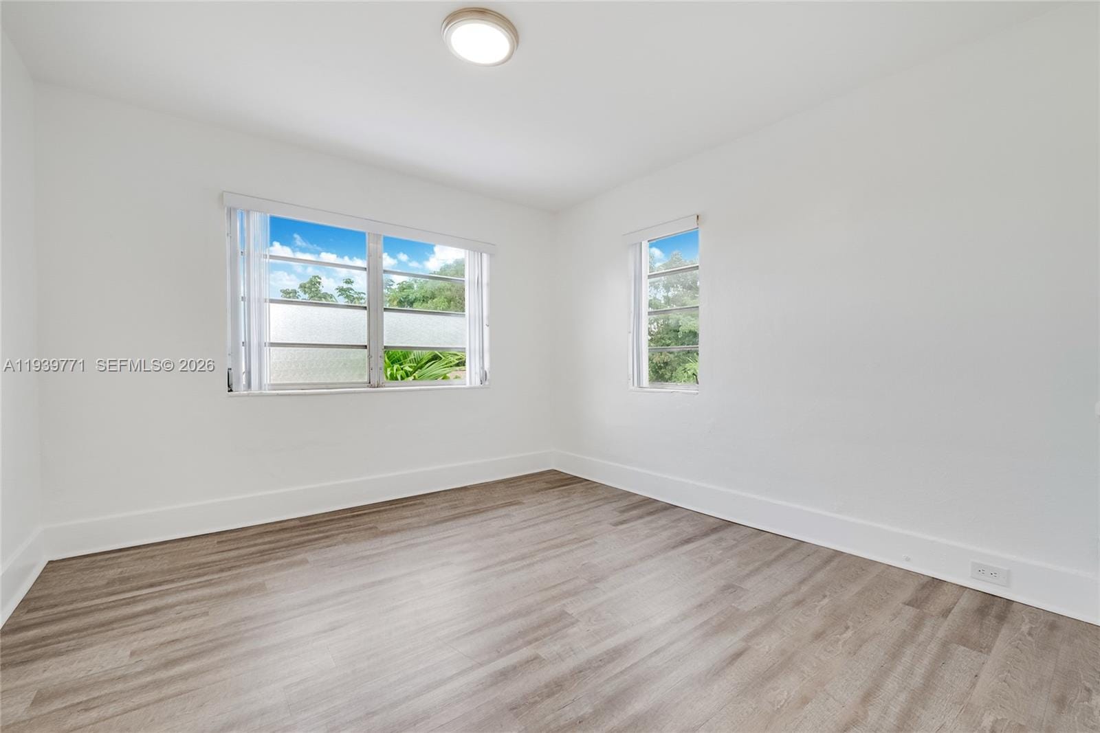 1736 SW 9th Street — photo 9