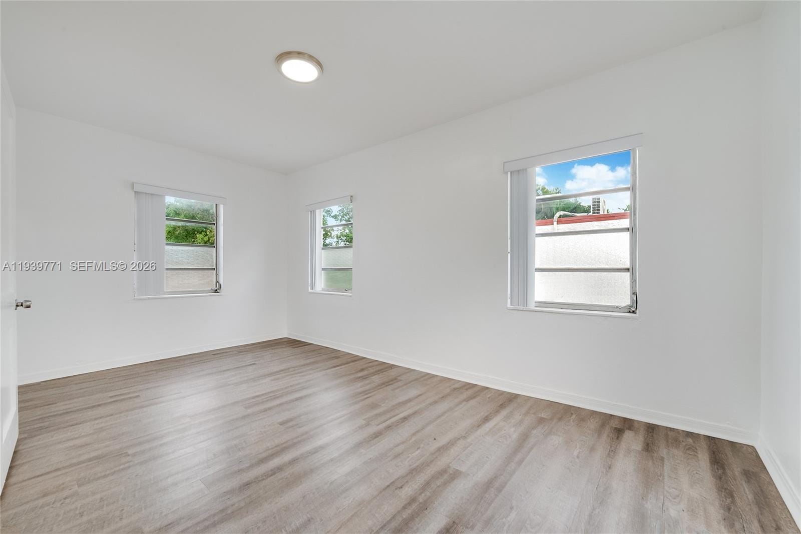1736 SW 9th Street — photo 10