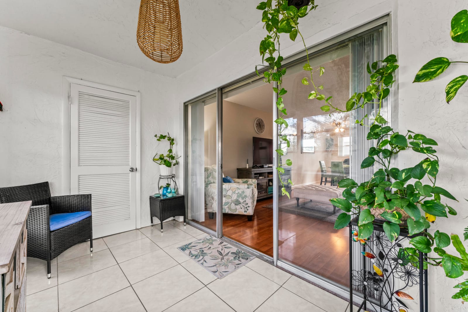 225 Bonnie Boulevard 302 — photo 11