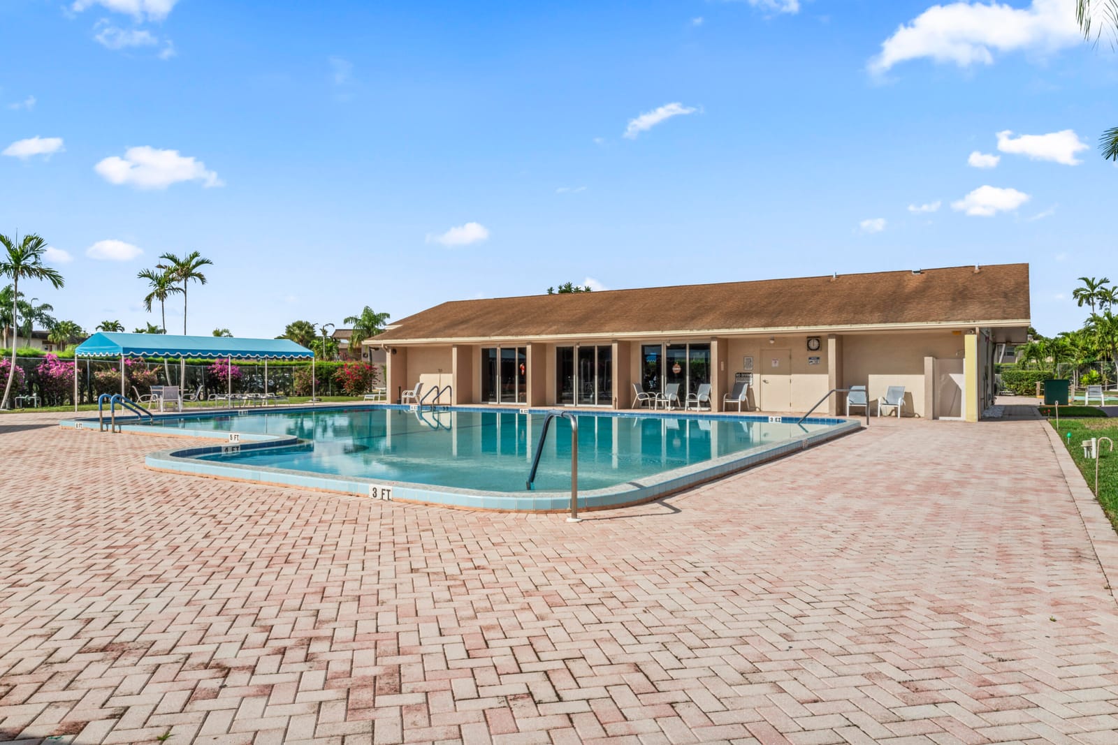 225 Bonnie Boulevard 302, Palm Springs, FL 33461 photo 26
