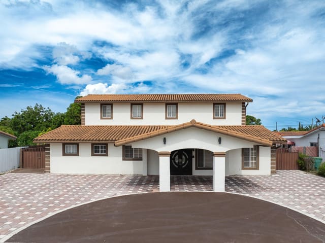 2705 SW 108th Court, sold in Cubaranda Estates, Miami, FL