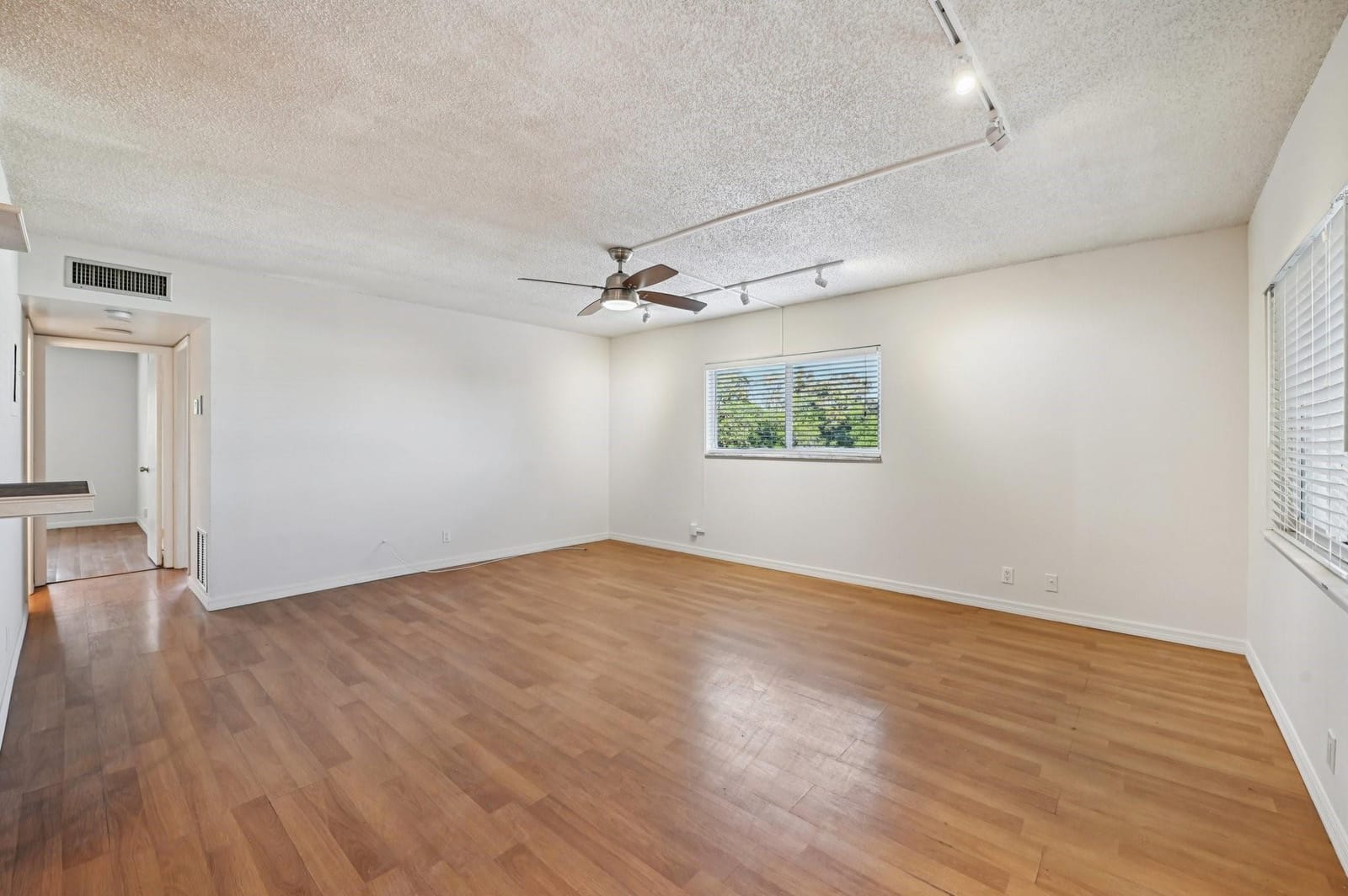 1400 NE 54th Street 208 — photo 5