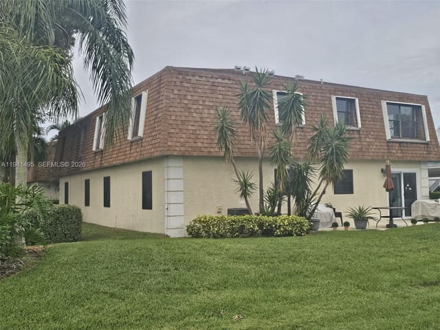 161 SE Village Drive 161, Port St. Lucie, FL 34952