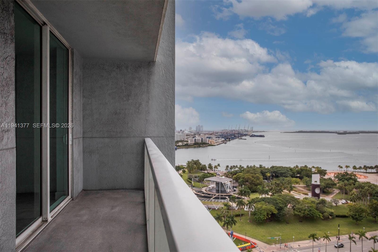 244 Biscayne Boulevard 2107, Miami, FL 33132 photo 1