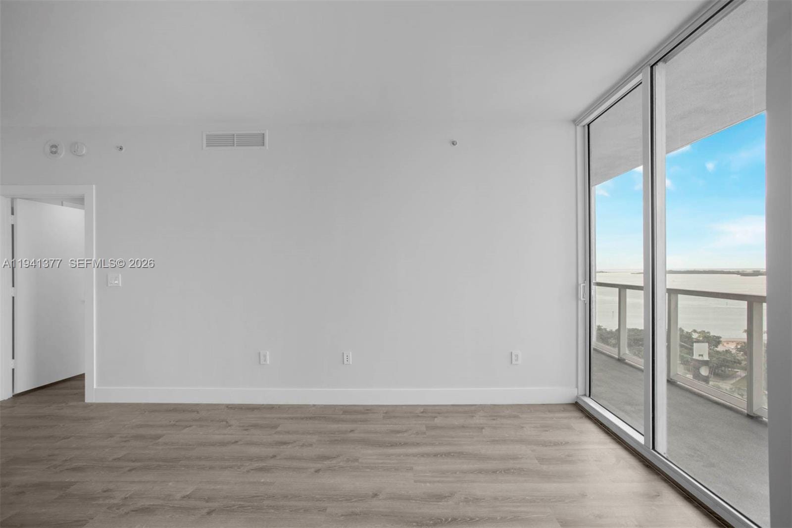 244 Biscayne Boulevard 2107, Miami, FL 33132 photo 7