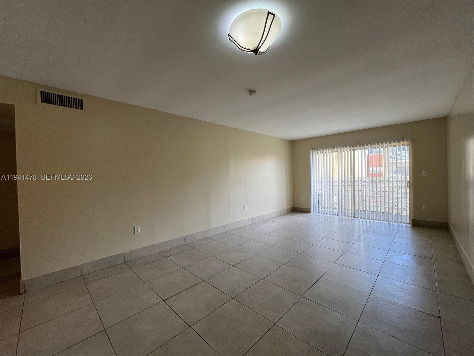 3700 NW 21st Street 304 — photo 2