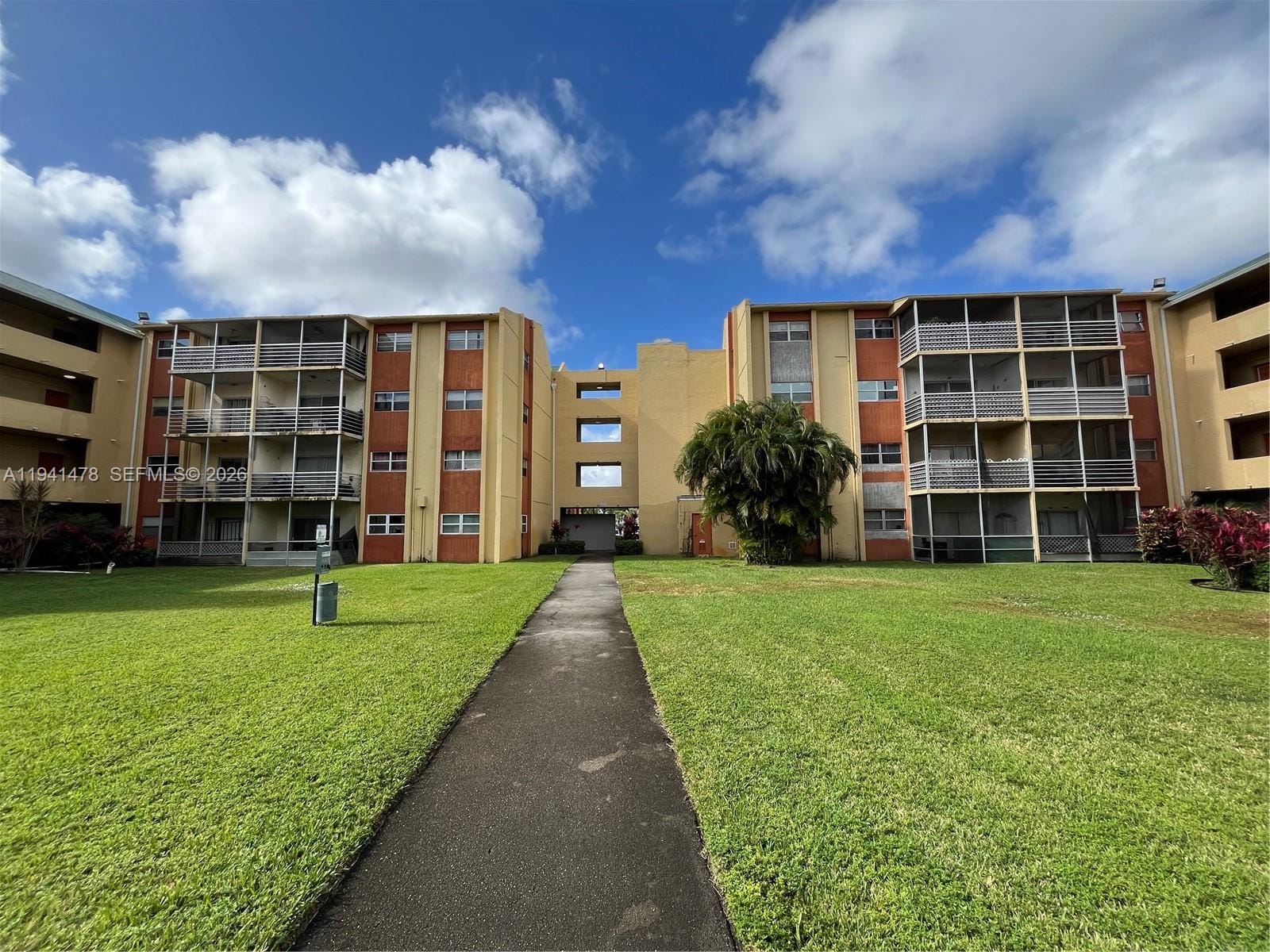 3700 NW 21st Street 304, Lauderdale Lakes, FL 33311 photo 14