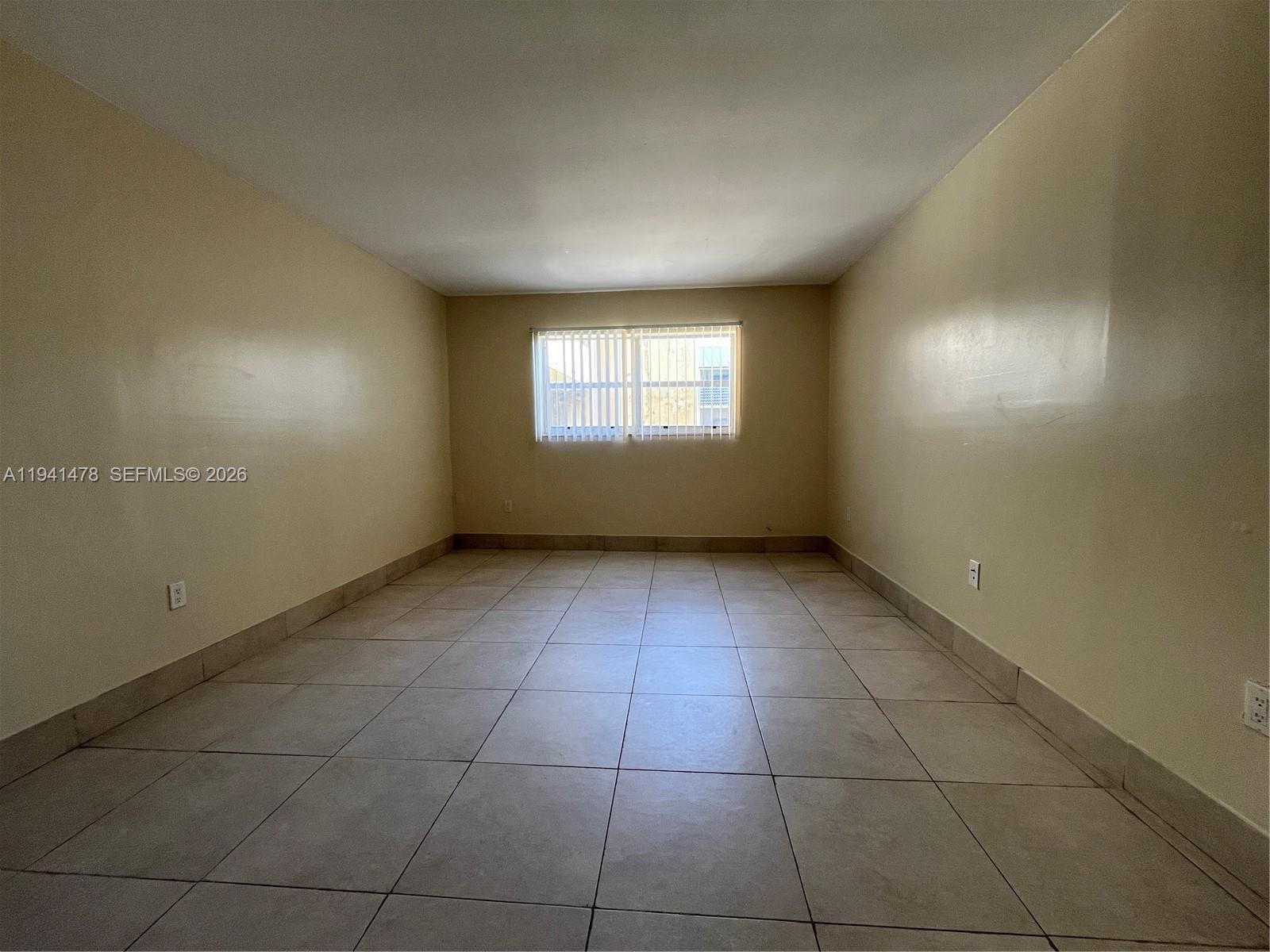 3700 NW 21st Street 304 — photo 9