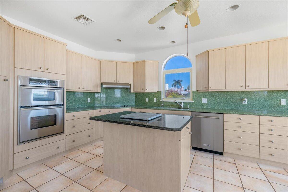 2 Seahorse Lane, Vero Beach, FL 32960 photo 21