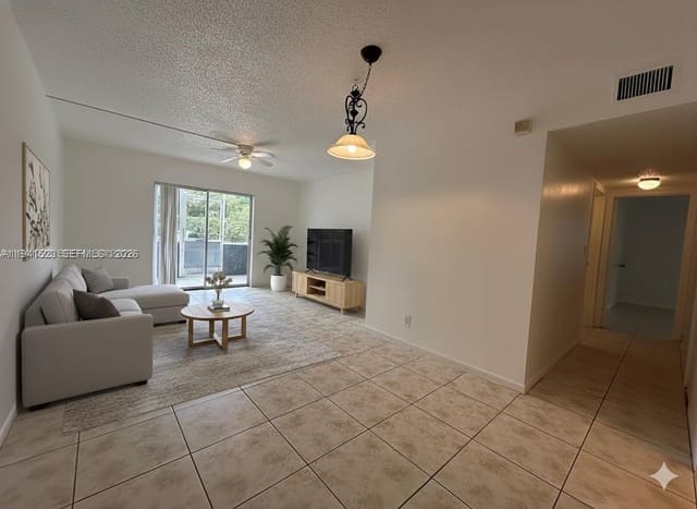 4354 NW 9th Avenue 12-1C, Heritage Circle, Deerfield Beach, FL