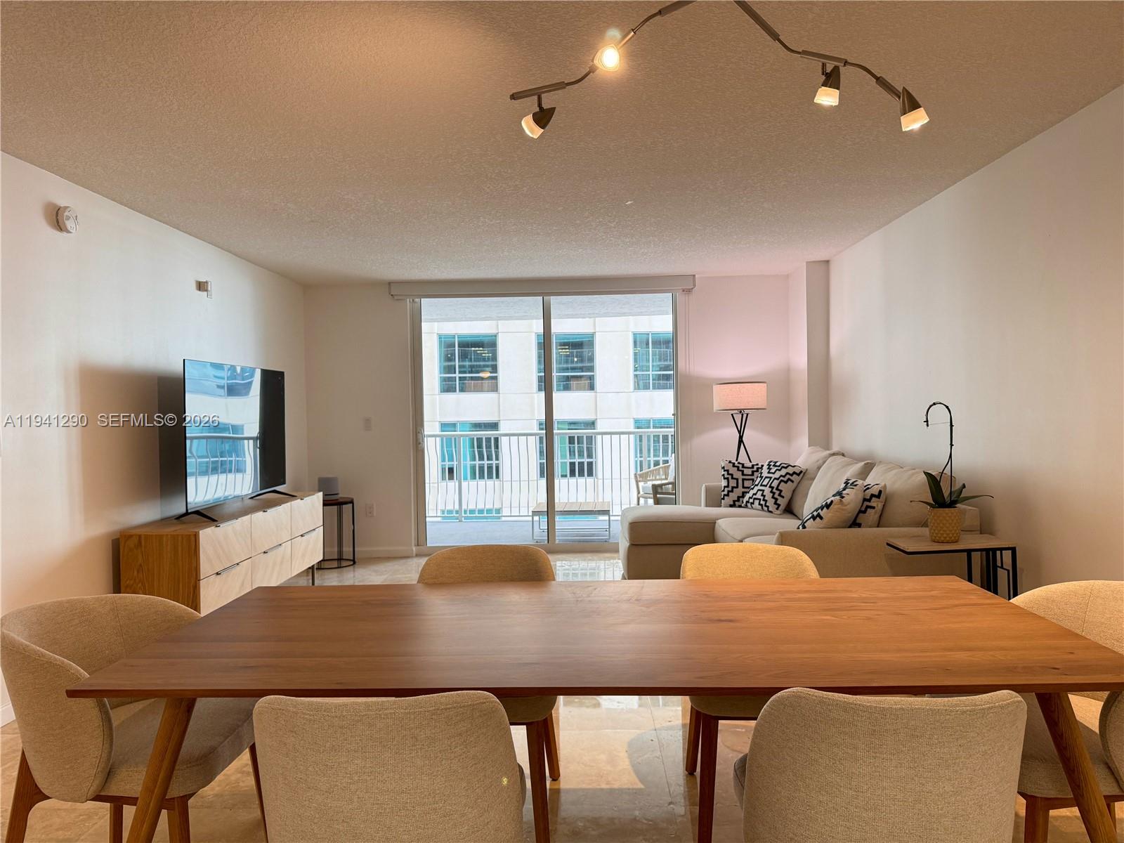 1200 Brickell Bay Drive 1708, Miami, FL 33131, Miami
