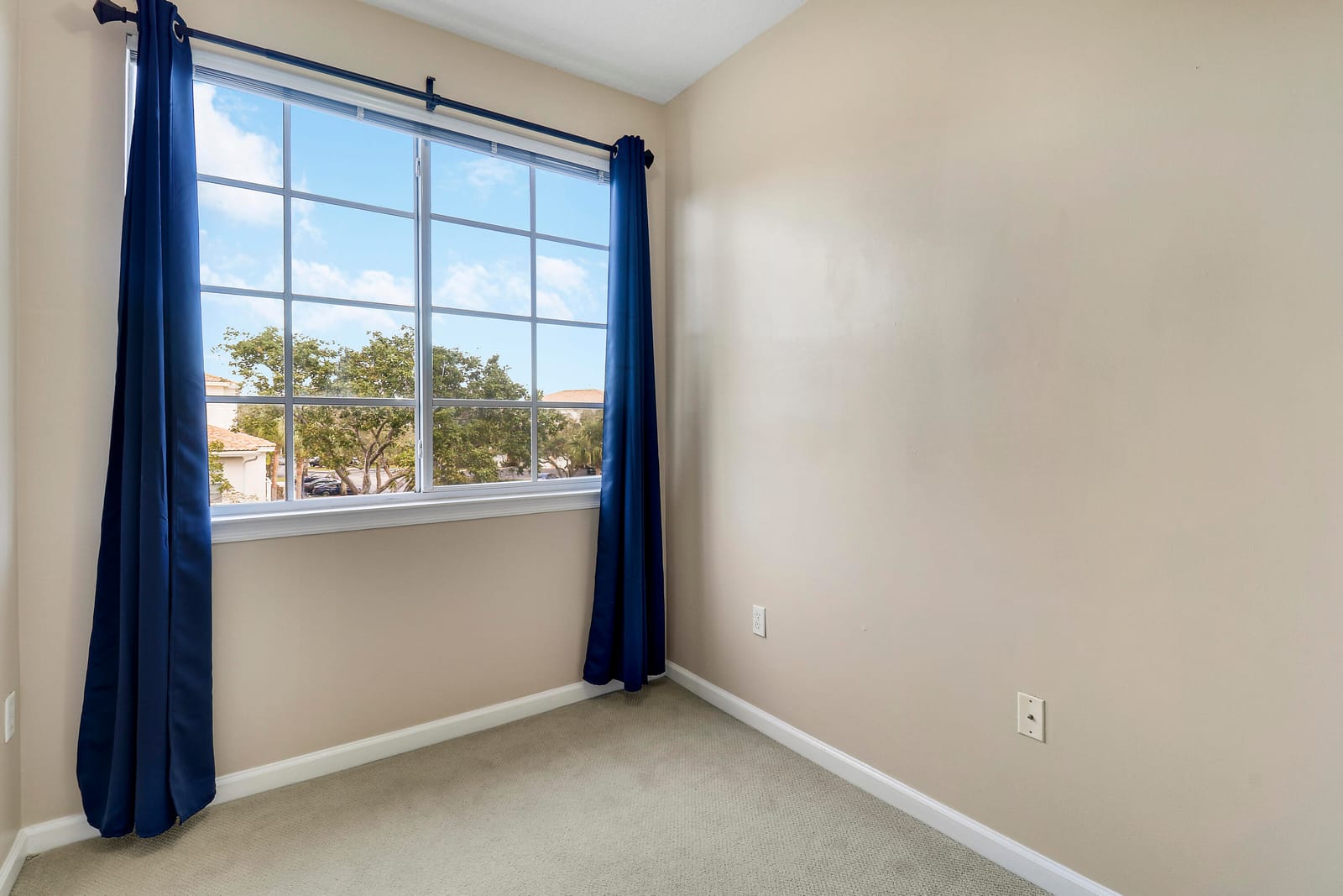 2309 Myrtlewood Circle E 2309 — photo 9