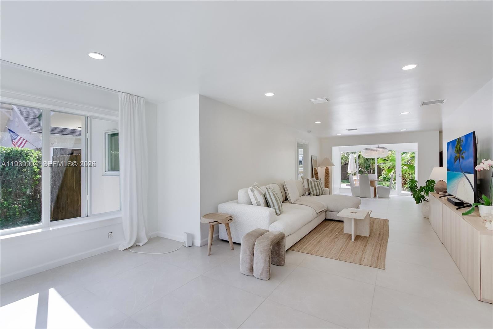 617 SW 5th Avenue — photo 2
