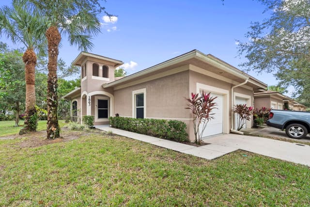 1863 S Dovetail Drive B1, Fort Pierce, FL 34982