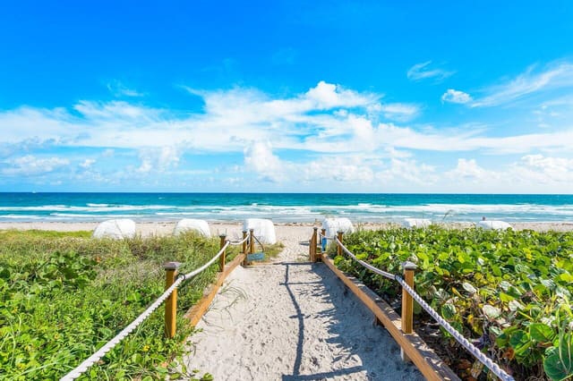 2660 S Ocean Boulevard 202n, sold in Beach Point Condo, Palm Beach, FL