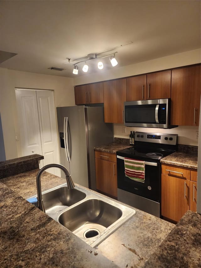 5880 W Sample Road 206, Coral Springs, FL 33067