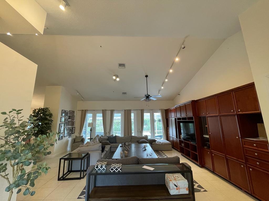 1111 SE Westchester Drive — photo 4
