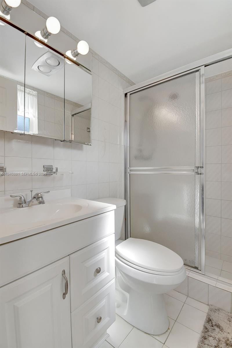415 NE 2nd Street 201, Hallandale Beach, FL 33009 photo 23