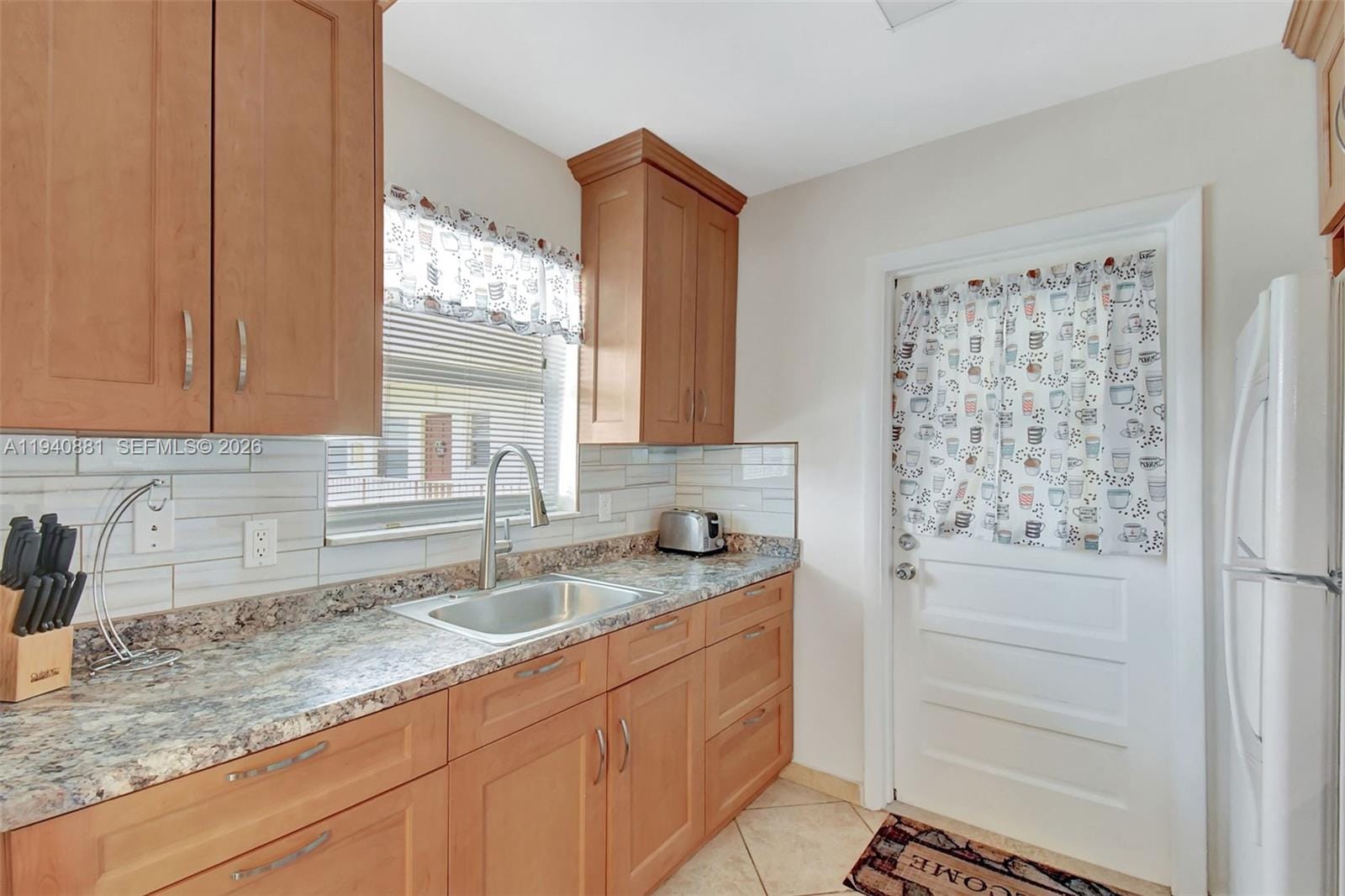415 NE 2nd Street 201, Hallandale Beach, FL 33009 photo 4