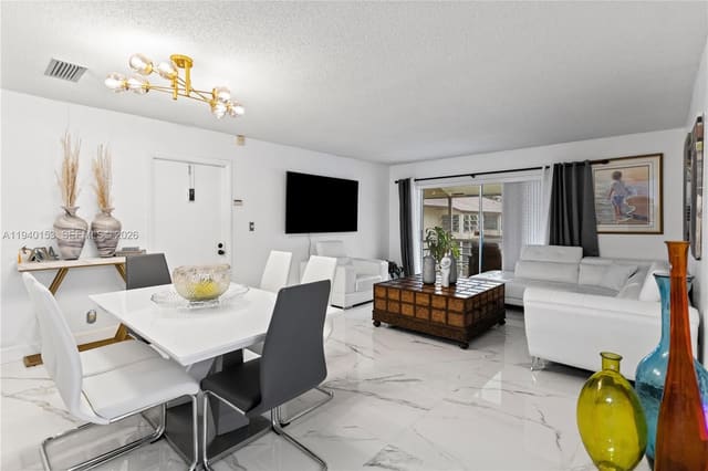 335 W Laurel Drive 8M, Margate, FL 33063