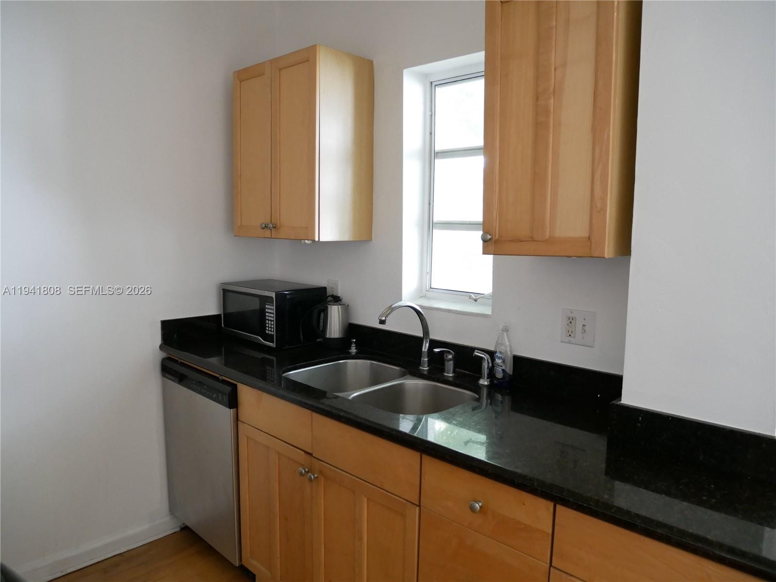 631 Euclid Avenue 7 — photo 3