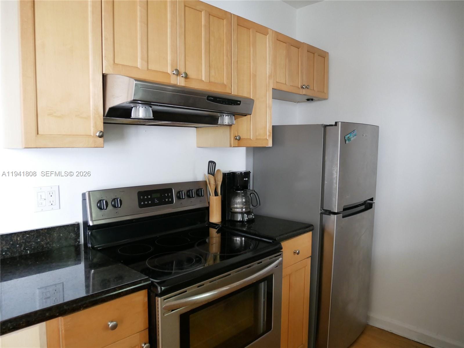 631 Euclid Avenue 7 — photo 4